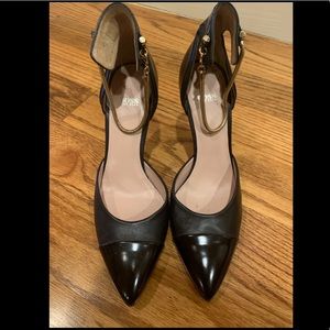 Hugo Boss Stiletto heels with gold chain